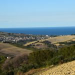 Adria Küste die Marken mit hügeliger Landschaft