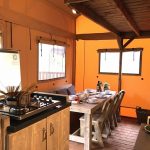 Safari Lodge 30 keuken en eettafel