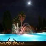 Vilanova Park Swimmingpool by night