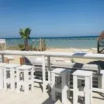 Villa Alwin Beach Resort -loungen in beachbar