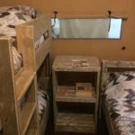 Franquettes safaritent met slaapkamer en 3 bedden
