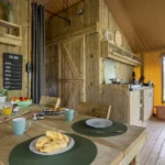 Le Grand Dague Lodge Safari 6p grote eettafel en keuken
