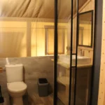 De Zeven Heuveltjes badkamer in safaritent voor 4 personen