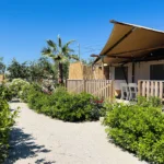 Villa Alwin Beach Resort lodgetent Gold in de Village